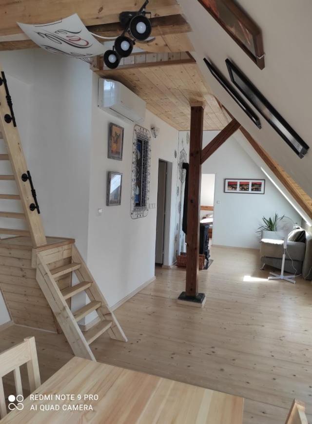Art-House 4 Attic Apartment 데친 외부 사진